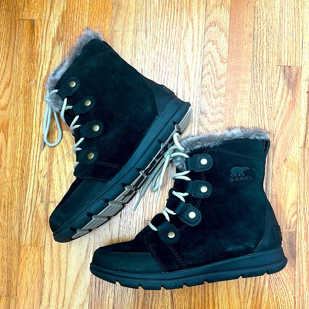Sorel Women’s Explorer Black Suede Boots Size 8.5